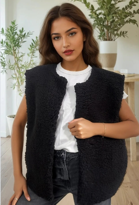 Veste sans manches à aspect laine bouclé