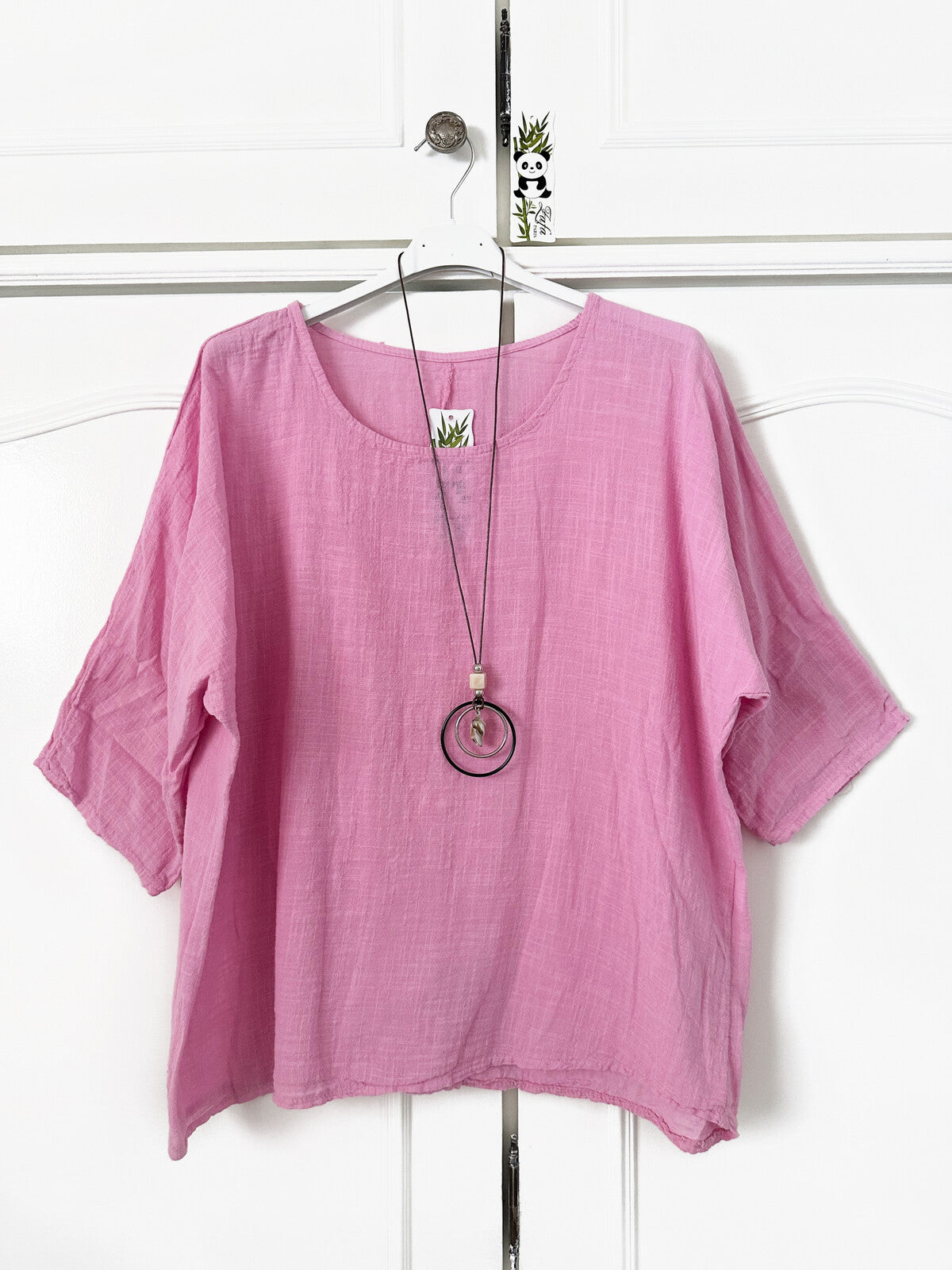 TEE SHIRT AVEC COLLIER